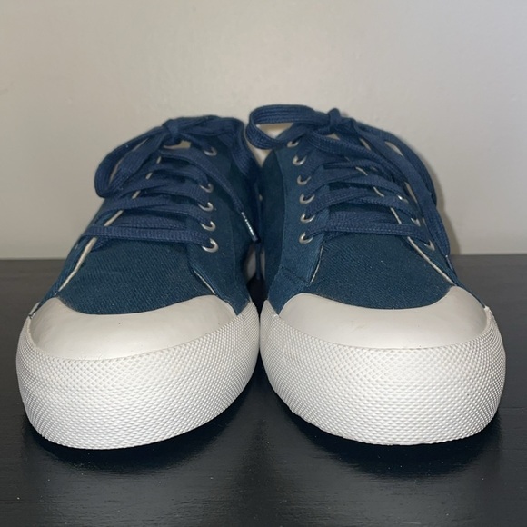 L.L. Bean Men’s Canvas Sneakers.  Top Siders.  Size 10.  Non marking soles. main image 6